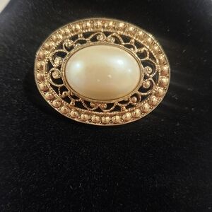 Gold 1928 Brooch